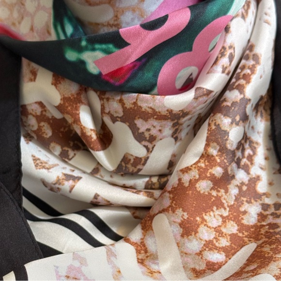 New-MAJE
Erose Large Silk Scarf In Multicolor - Picture 10 of 16
